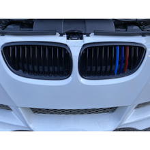 Load image into Gallery viewer, BMW 3-Series Kidney Grilles (2009-2013) | Facelift | E90,E91,E92,E93 - euroluxuryparts
